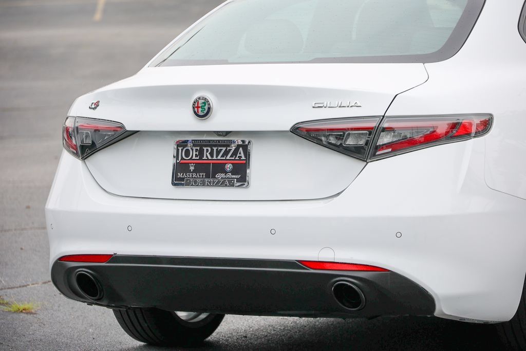 Used 2024 Alfa Romeo Giulia Ti AWD/4WD image 25