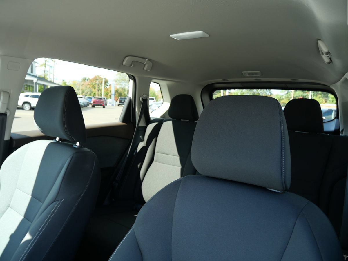 Used 2023 Nissan Rogue S AWD/4WD image 11