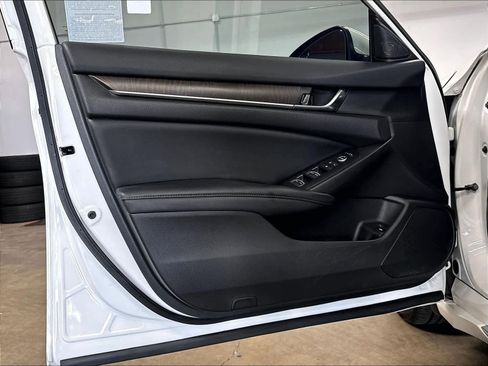 Used 2021 Honda Accord EX image 24
