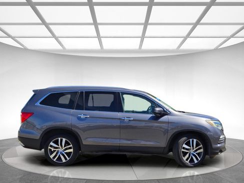 Used 2016 Honda Pilot Touring image 2
