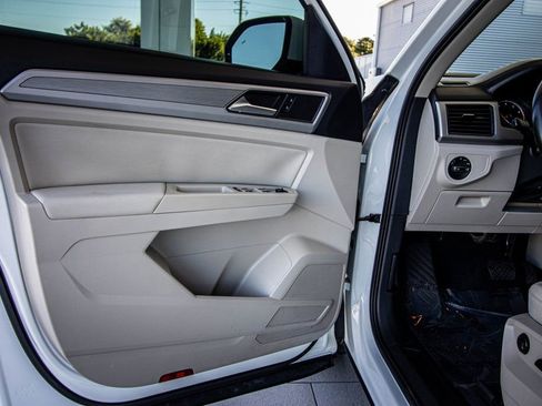 Used 2018 Volkswagen Atlas SE image 25
