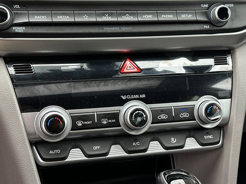 Used 2020 Hyundai Elantra Value Edition FWD image 25