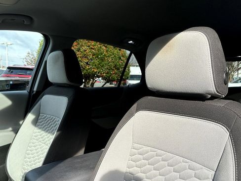 Used 2020 Chevrolet Equinox LT image 18