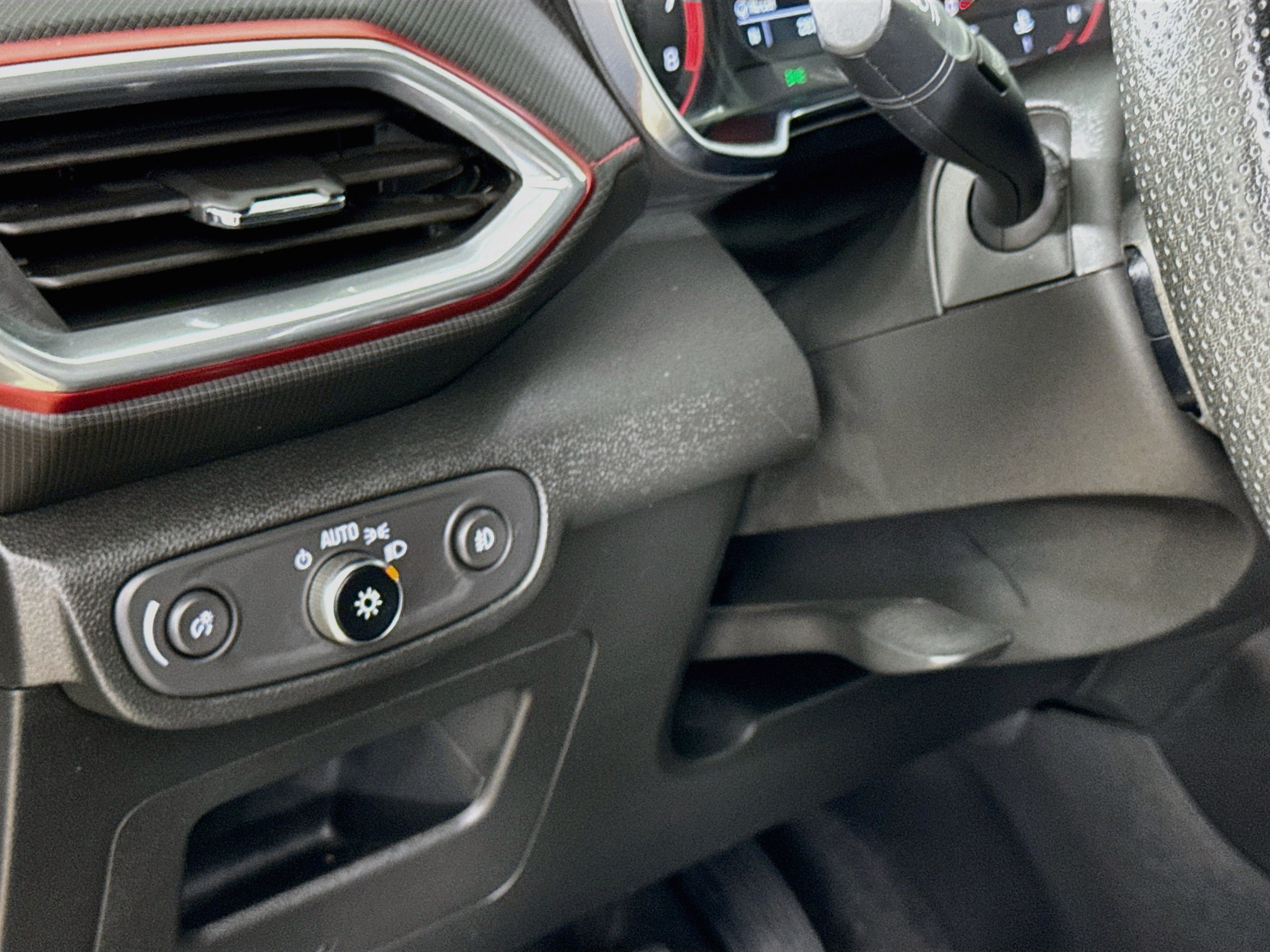 Used 2023 Chevrolet TrailBlazer RS w/ Convenience Package FWD image 12