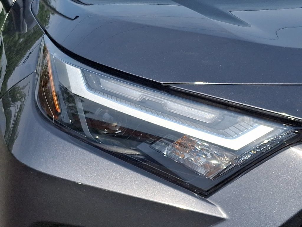 Certified 2025 Toyota RAV4 XLE AWD/4WD image 9