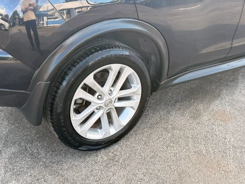 Used 2014 Nissan Juke S FWD image 32