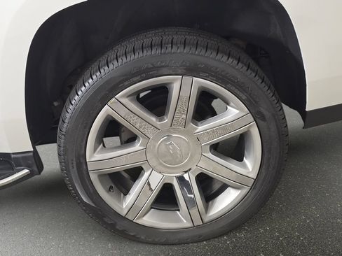 Used 2020 Cadillac Escalade Premium Luxury AWD/4WD image 39