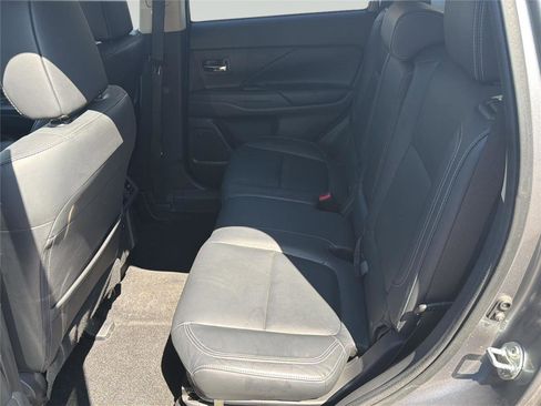 Used 2019 Mitsubishi Outlander SEL AWD/4WD image 24