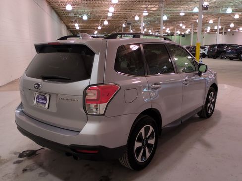 Used 2018 Subaru Forester 2.5i Limited image 3