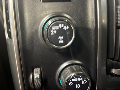 Used 2017 Chevrolet Silverado 1500 LT w/ Midnight Edition AWD/4WD image 23