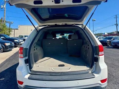 Used 2012 Jeep Grand Cherokee Laredo AWD/4WD image 9