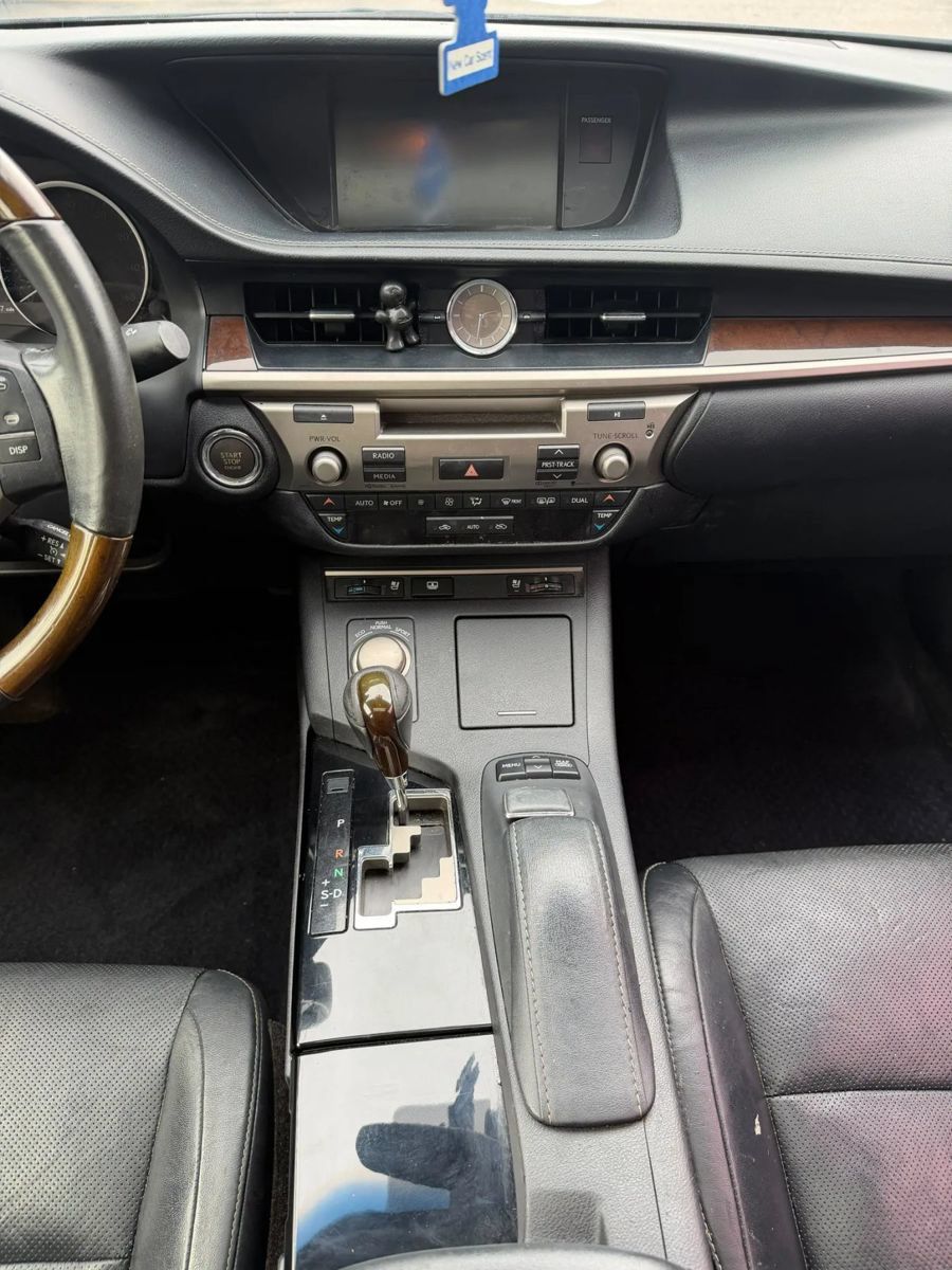Used 2013 Lexus ES 350 w/ Luxury Pkg FWD image 12