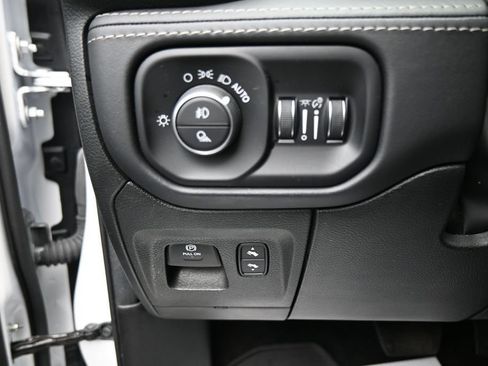 Used 2023 RAM 1500 Limited AWD/4WD image 12