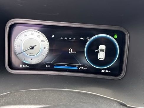 Used 2022 Hyundai Kona Limited AWD/4WD image 7