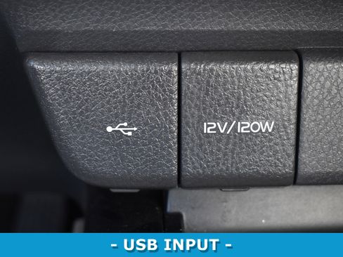 Used 2020 Toyota Camry SE image 16