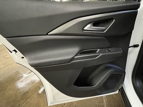 New 2026 Chevrolet Equinox EV LT image 11