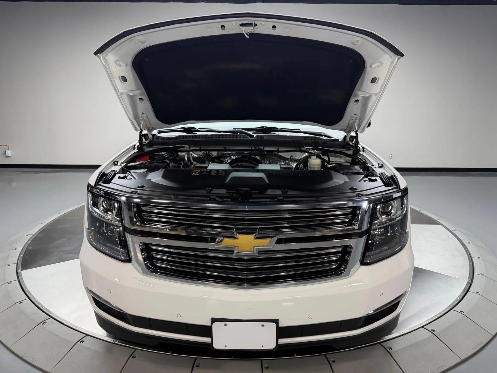 Used 2016 Chevrolet Suburban LTZ AWD/4WD image 11