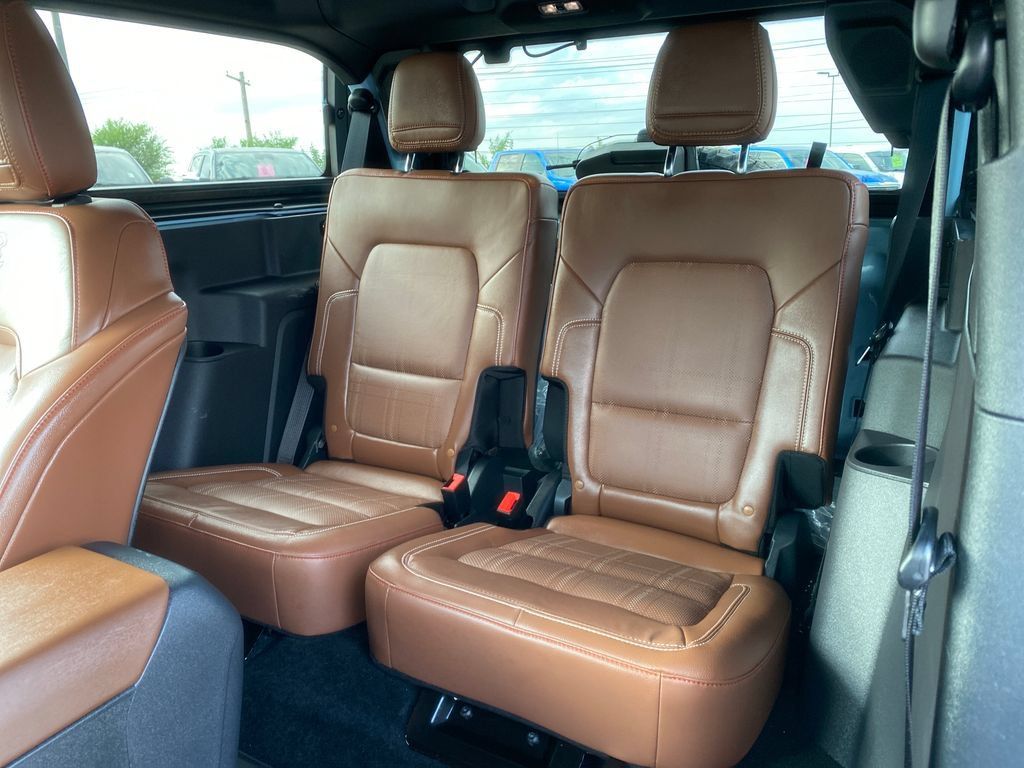 Used 2024 Ford Bronco Heritage Edition AWD/4WD image 26