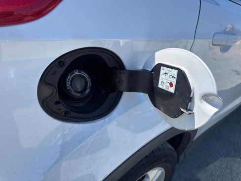 Used 2015 Ford Escape SE w/ Equipment Group 201A FWD image 13