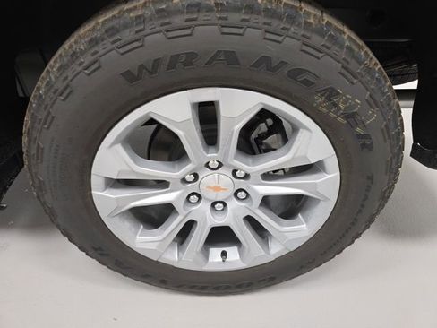 New 2026 Chevrolet Silverado 1500 LTZ w/ Z71 Off-Road Package image 23