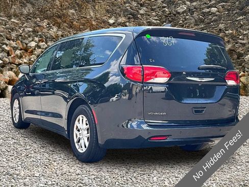 Used 2022 Chrysler Voyager LX FWD image 10