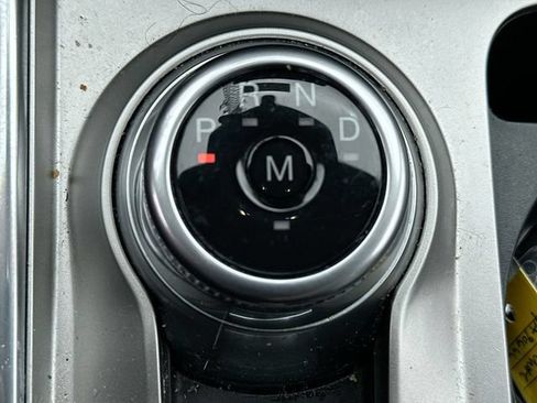Used 2020 Ford Explorer XLT w/ Equipment Group 202A AWD/4WD image 17