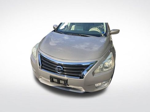 Used 2013 Nissan Altima 2.5 S FWD image 10
