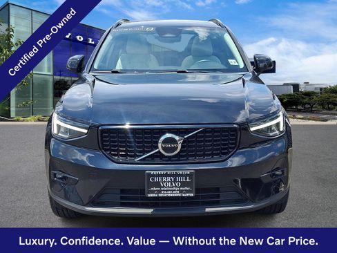 Certified 2023 Volvo XC40 B5 Plus w/ Climate Package AWD/4WD image 2