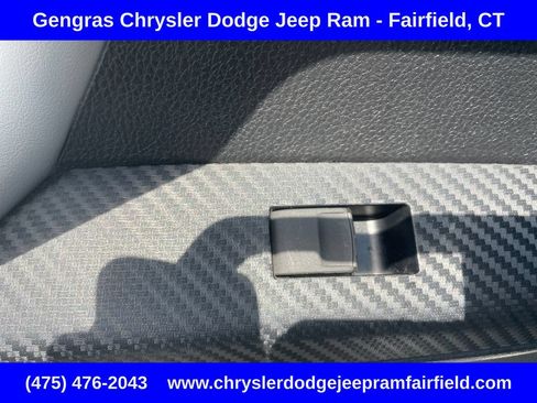 Used 2015 Toyota RAV4 Limited AWD/4WD image 37