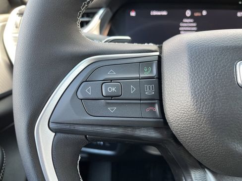 New 2025 Jeep Grand Cherokee Altitude image 19