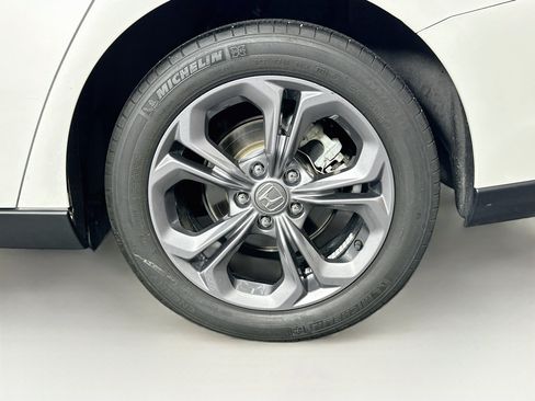 Used 2023 Honda Accord EX image 11