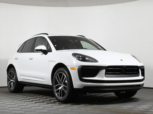 Used 2026 Porsche Macan AWD/4WD image 9
