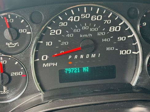 Used 2013 Chevrolet Express 2500 RWD image 12