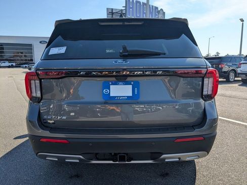 New 2026 Ford Explorer Active w/ Active Comfort Package image 5