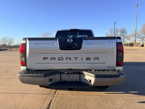 Used 2004 Nissan Frontier XE Desert Runner w/ (VTP) Value Truck Pkg image 10