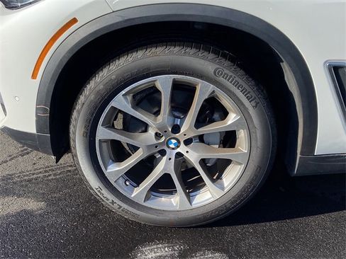 Certified 2022 BMW X5 xDrive40i w/ Parking Assistance Package image 10