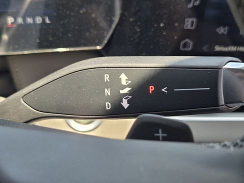 New 2025 Chevrolet Equinox LT w/ Convenience Package II image 17