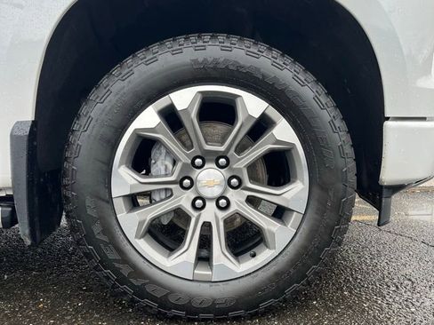 Used 2024 Chevrolet Silverado 1500 High Country w/ Technology Package image 8