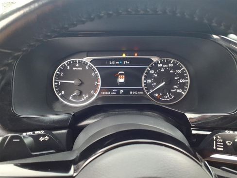 Used 2022 Nissan Pathfinder SV image 12