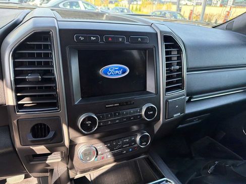 Used 2020 Ford Expedition XLT w/ Equipment Group 202A AWD/4WD image 12