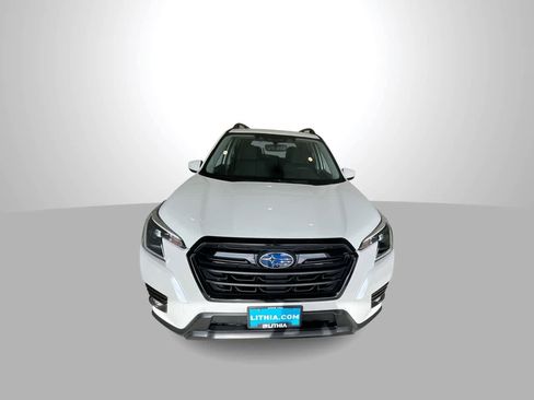 Used 2024 Subaru Forester Premium AWD/4WD image 3