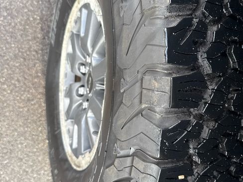 Used 2011 Ford F150 Raptor w/ SVT Exterior Graphics Pkg image 10