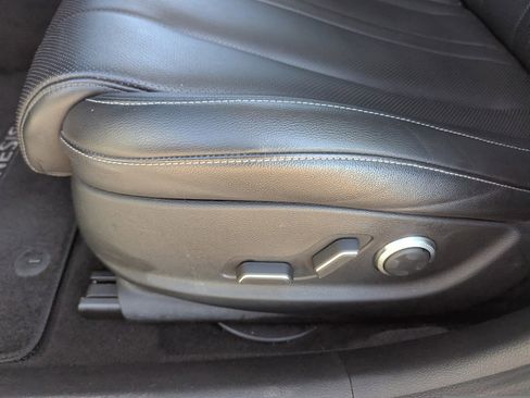 Used 2023 Genesis G80 2.5T image 27