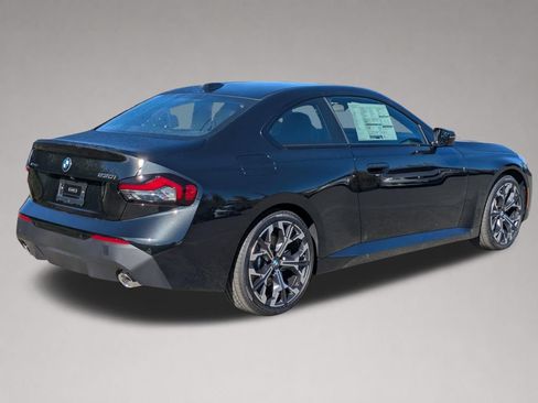 New 2025 BMW 230i xDrive Coupe w/ Convenience Package AWD/4WD image 4