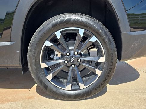 New 2026 Chevrolet Equinox RS w/ Convenience Package III FWD image 32