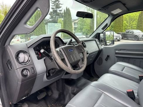 Used 2016 Ford F250 XL w/ Camper Package RWD image 17