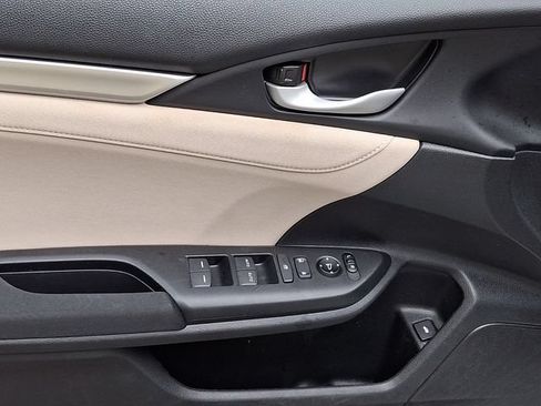 Used 2019 Honda Civic EX image 13