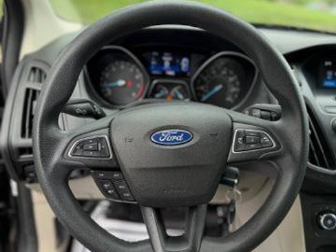 Used 2015 Ford Focus SE FWD image 17