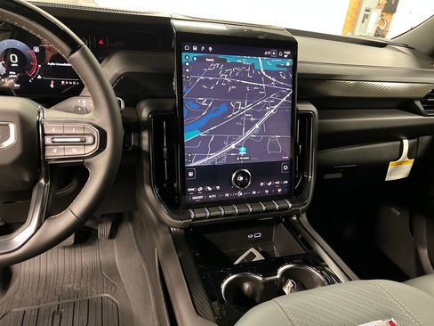 New 2026 GMC Yukon XL AT4 AWD/4WD image 22
