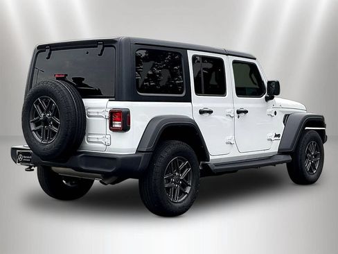 Used 2024 Jeep Wrangler Unlimited Sport AWD/4WD image 7